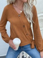 Solid color button decoration Knitted top